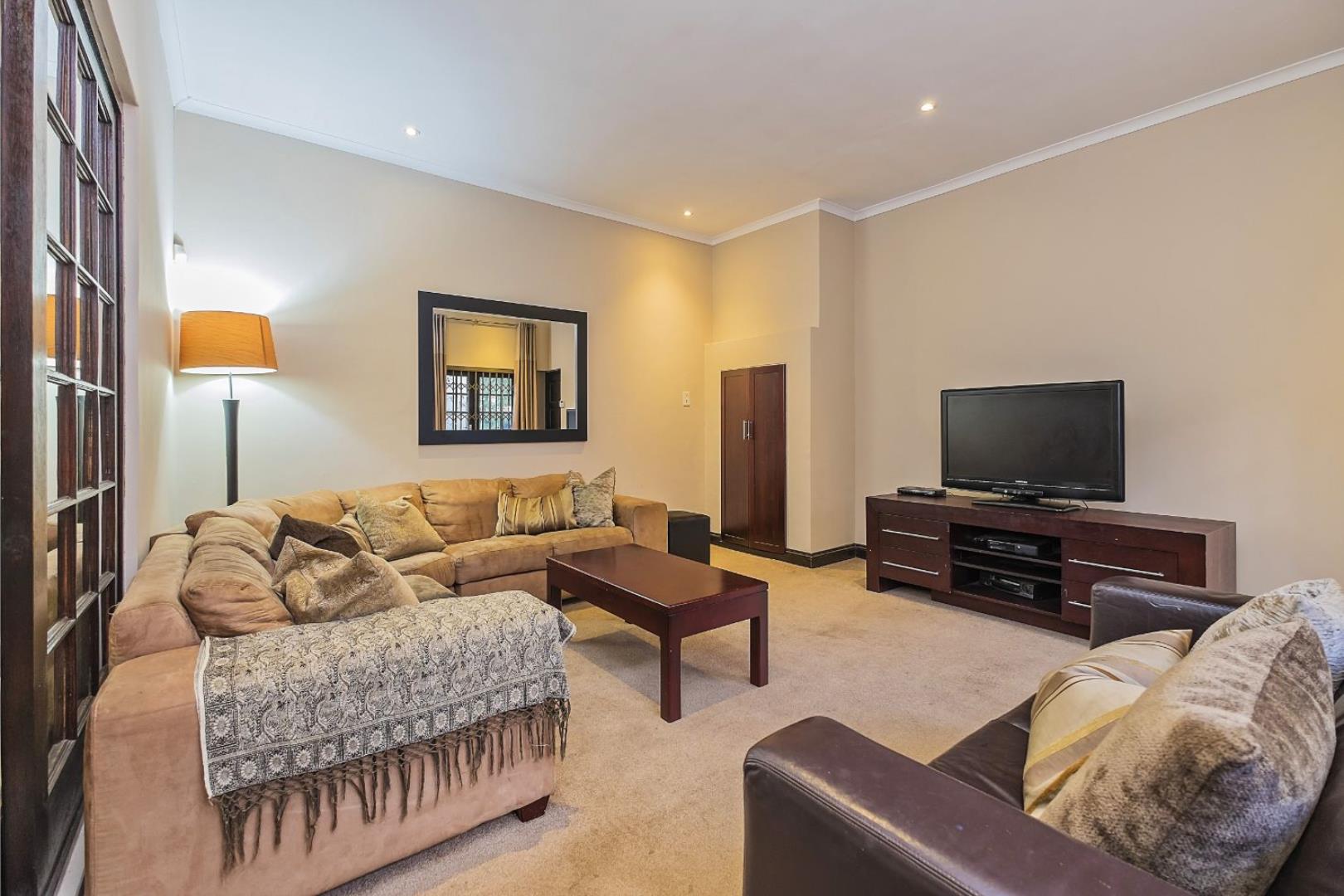 750978_TV_Room.jpg