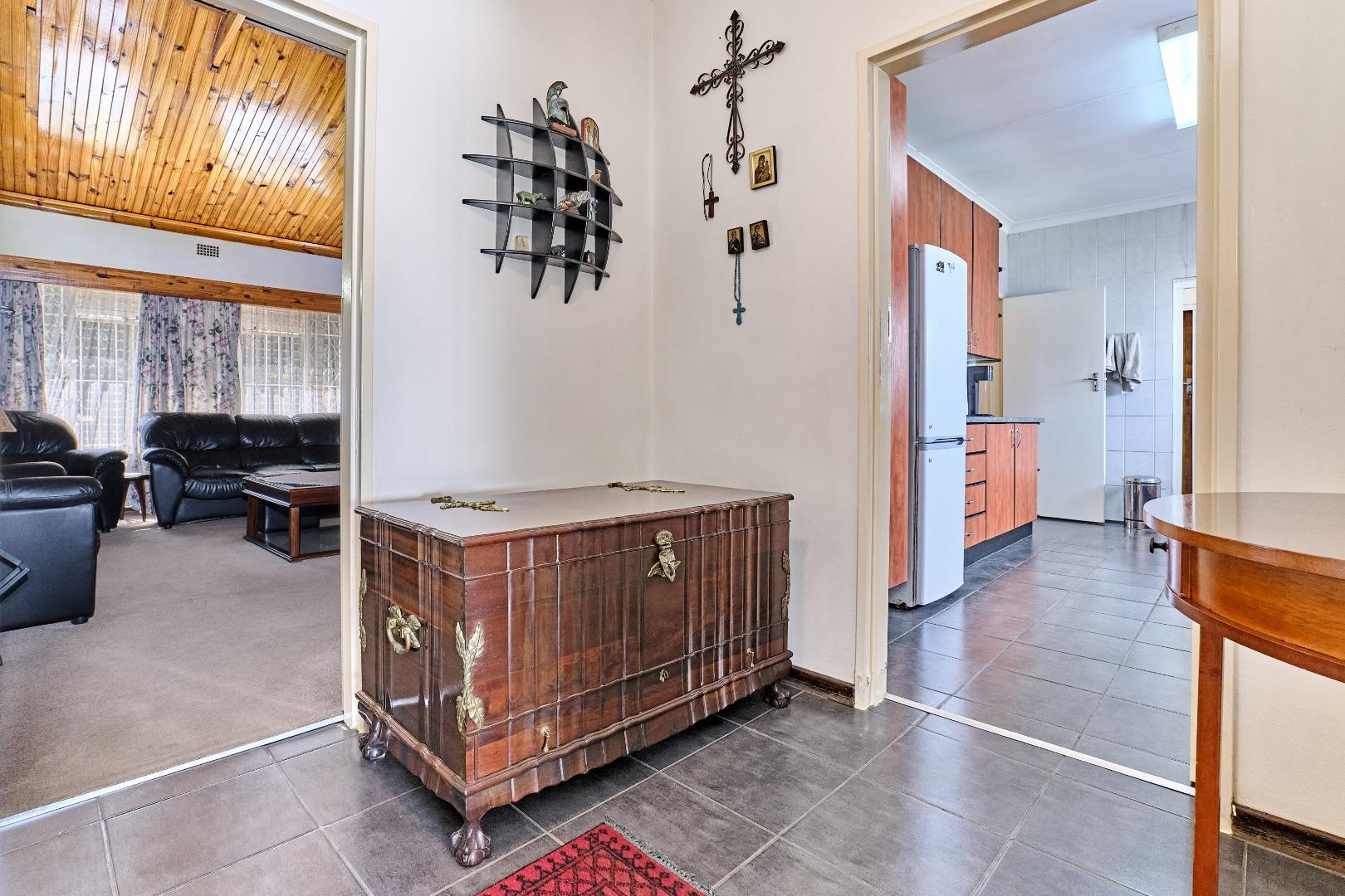 754614_Entrance_Hall.jpg