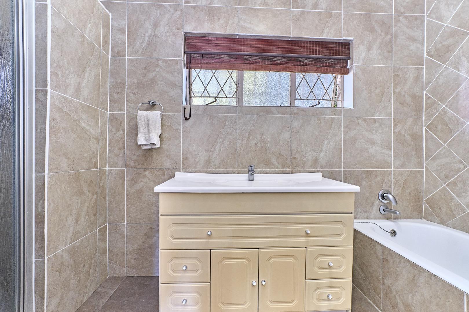 754614_Second_Bathroom.jpg