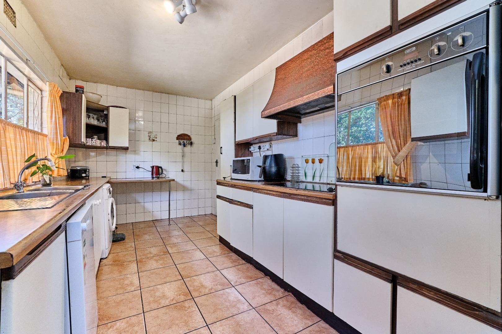 753105_Kitchen2.jpg