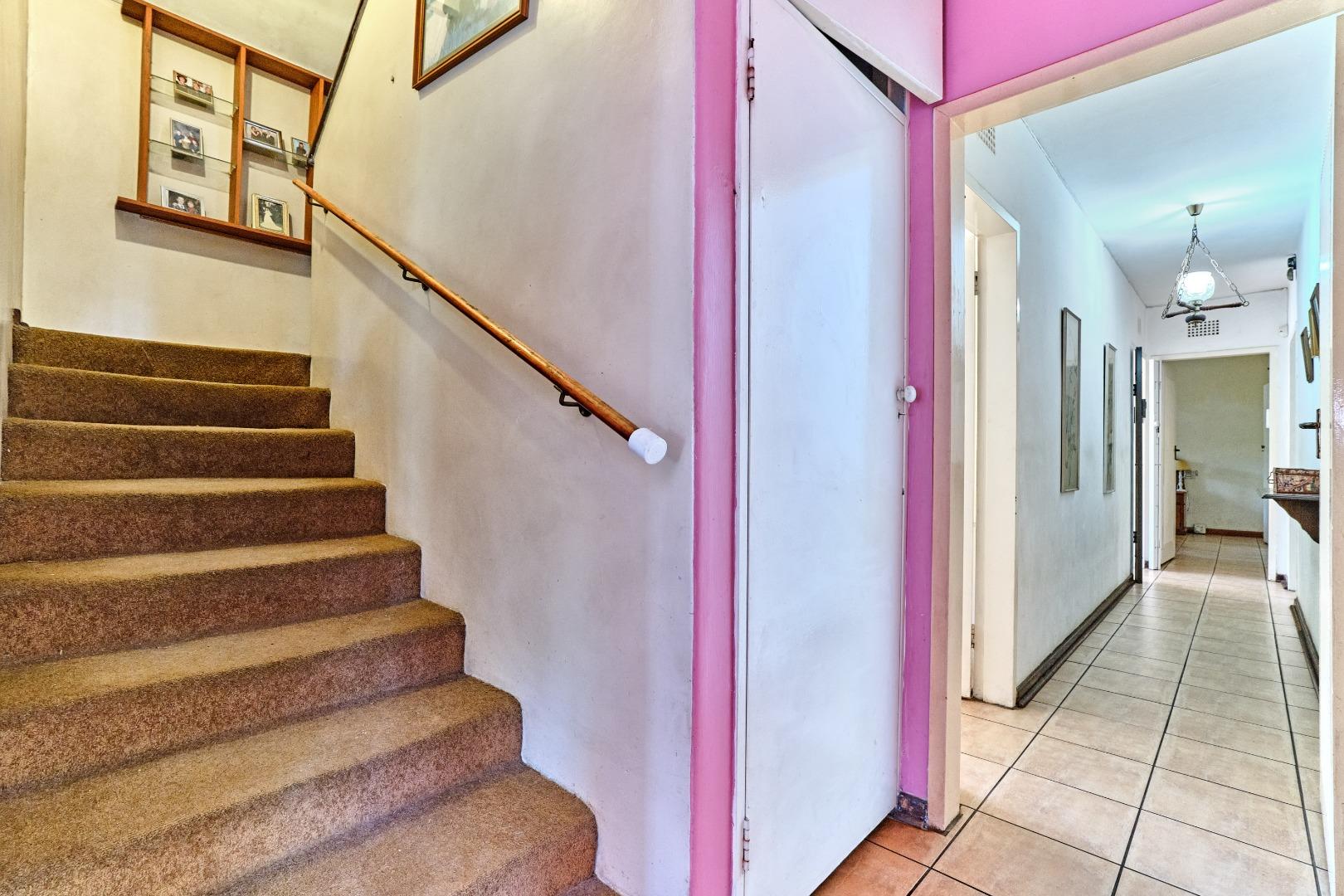 753105_Stairs_To_Fourth_Bed.jpg